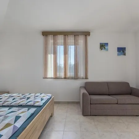 Mateja Villa *