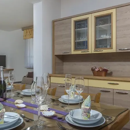 Villa Mateja Karigador