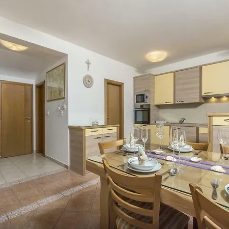 Villa Mateja Karigador